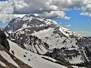 67 Arera con Corna Piana ancora ben innevati... 